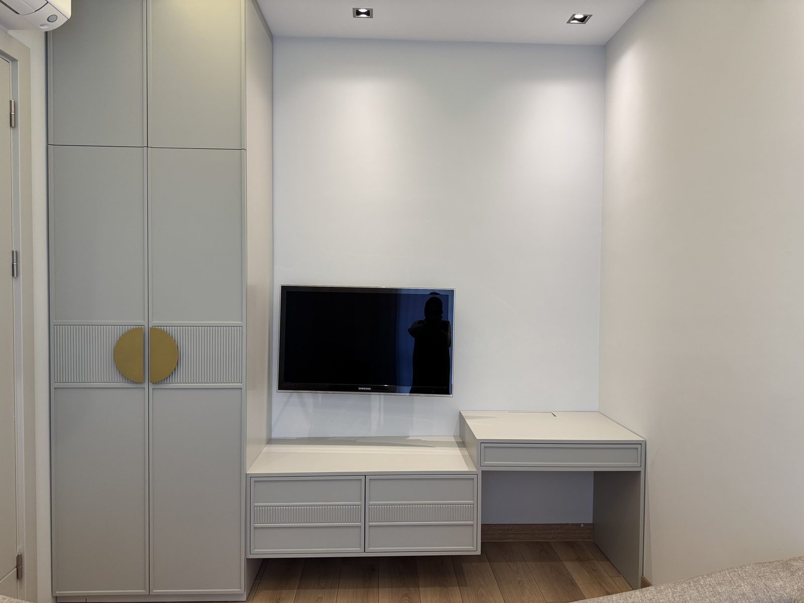 Limonlu Bahçe Konakları 4+1 Ev — Kapalı balkon ve oturma odası