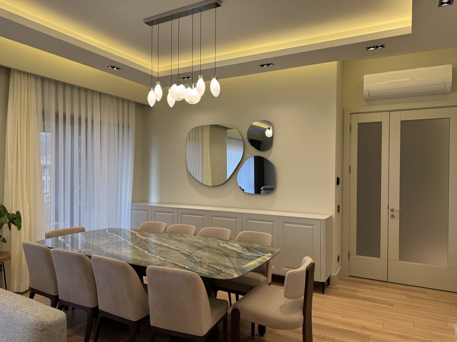 Limonlu Bahçe Konakları 4+1 Ev — Salon ve yemek alanı